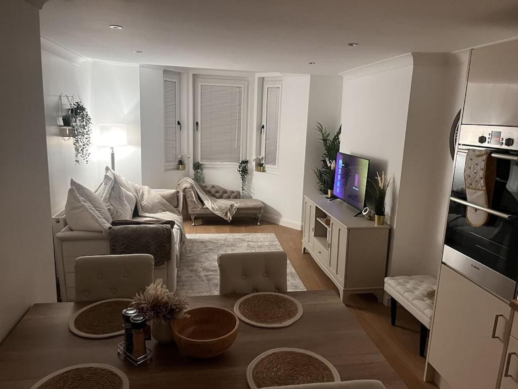 Gorgeous 2 Floor 3 Bed Apartment St Leonards-on-Sea Bagian luar foto